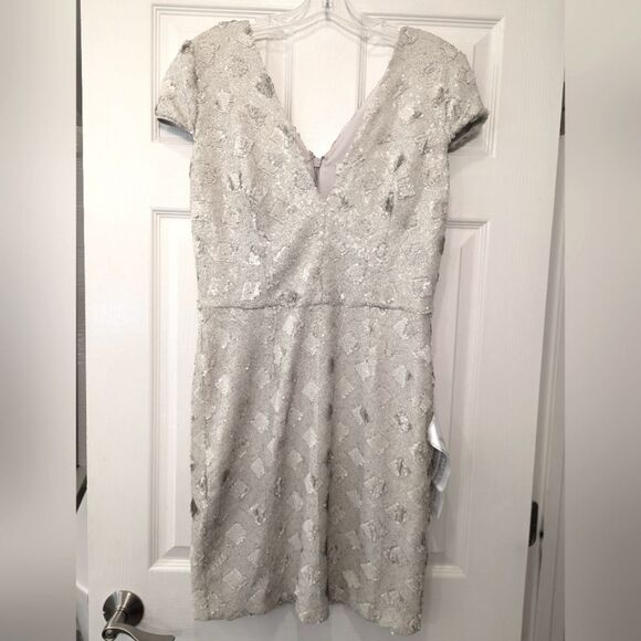 NWT Dress the Population Bree Bone plunge mini short sleeve sequence min Dress L - Picture 4 of 16